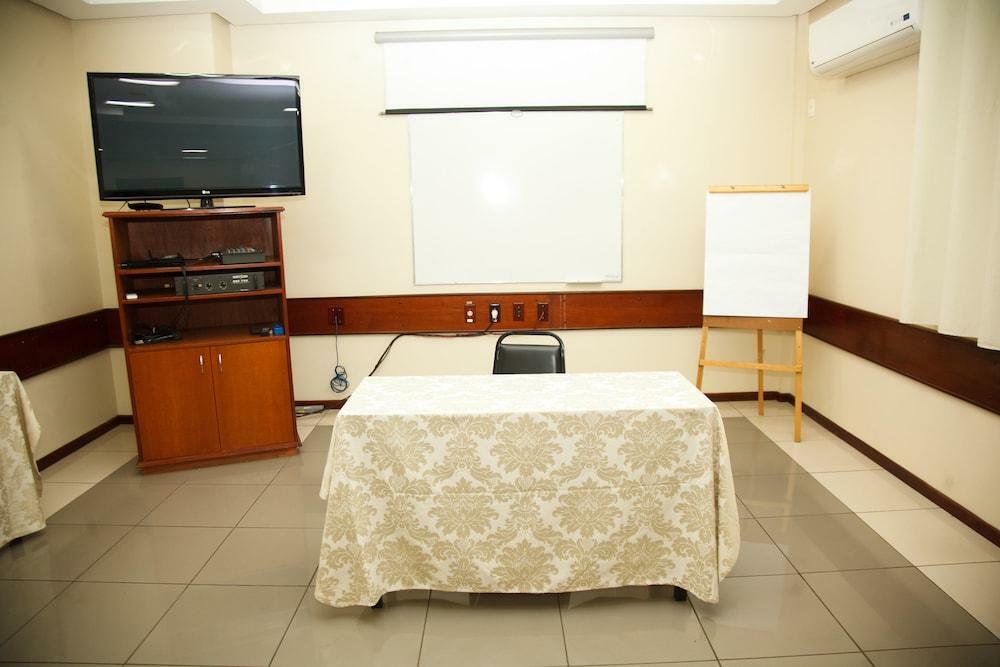 Villalba Hotel Uberlândia Esterno foto